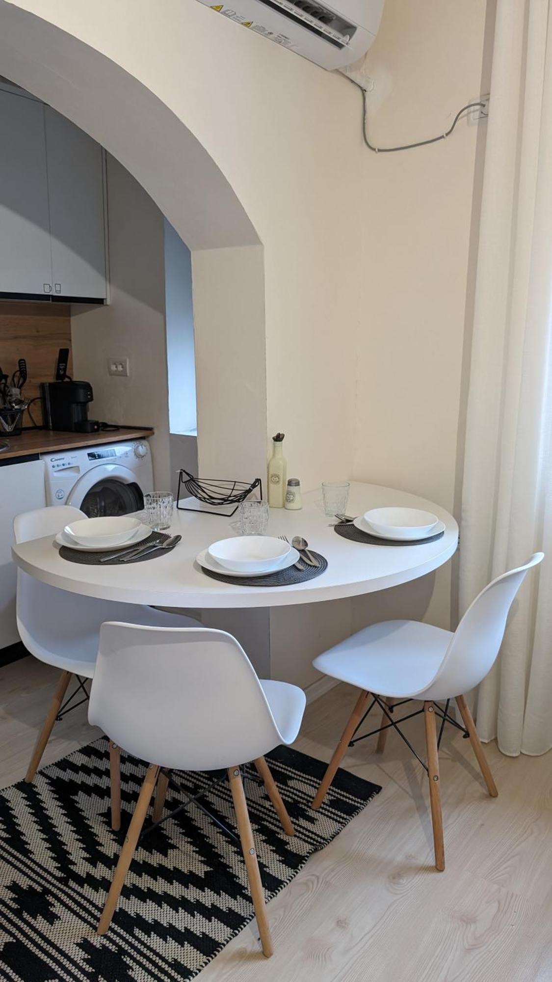 Modern Cozy Apartment 10 Min Walk To Skanderbeg Square Тирана Экстерьер фото