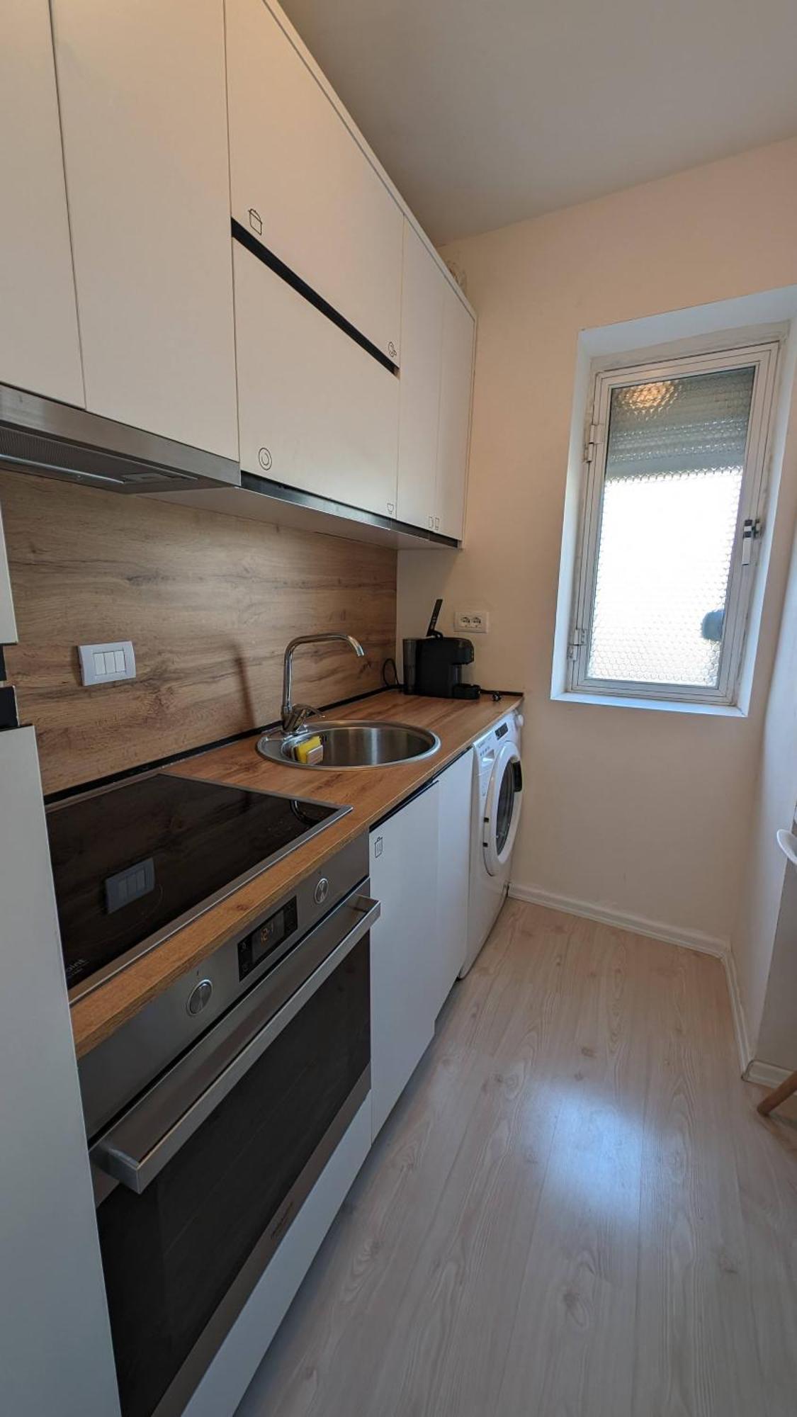 Modern Cozy Apartment 10 Min Walk To Skanderbeg Square Тирана Экстерьер фото